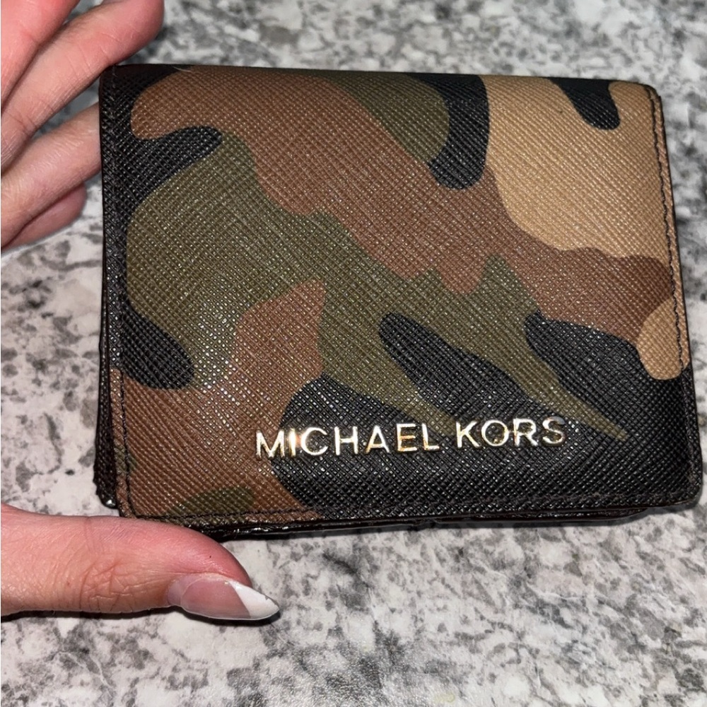 Michael Kors Cam Wallet